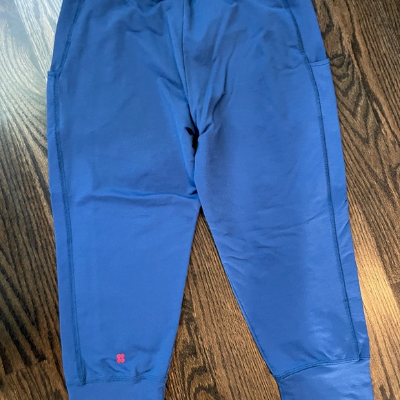 Sweaty Betty Cropped Joggers, Medium - Picture 5 of 5
